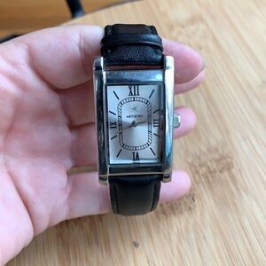 Artistry || Vintage Black Silver Watch Black Leather Band